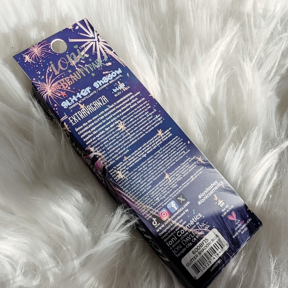 Blue glitter pigment eyeshadow - Picture 5 of 5